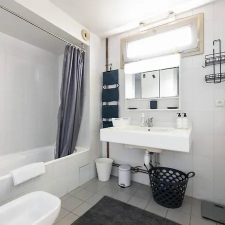 Spacious 3bed Loft In Center شقة